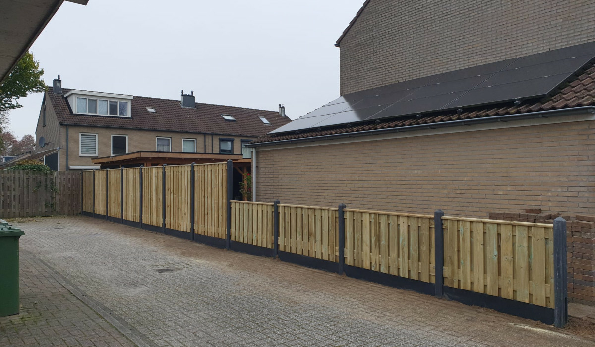 Afbeelding bij Hout-betonschutting